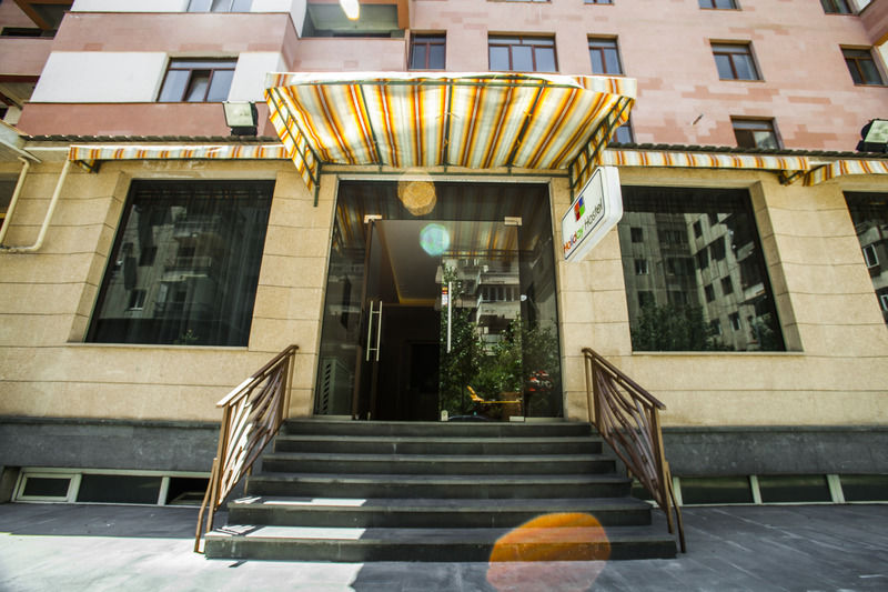 Holiday Hotel & Hostel Jerevan Eksteriør bilde