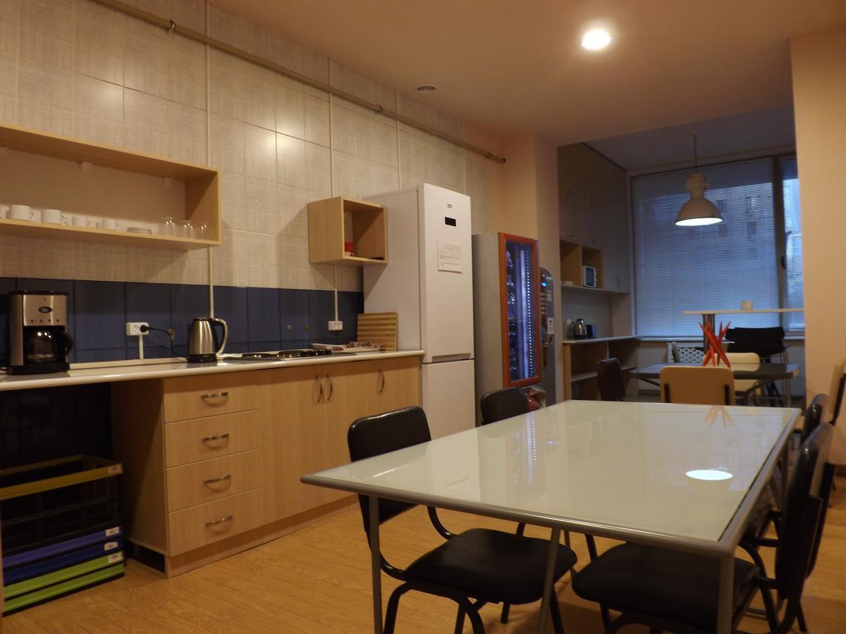 Holiday Hotel & Hostel Jerevan Eksteriør bilde
