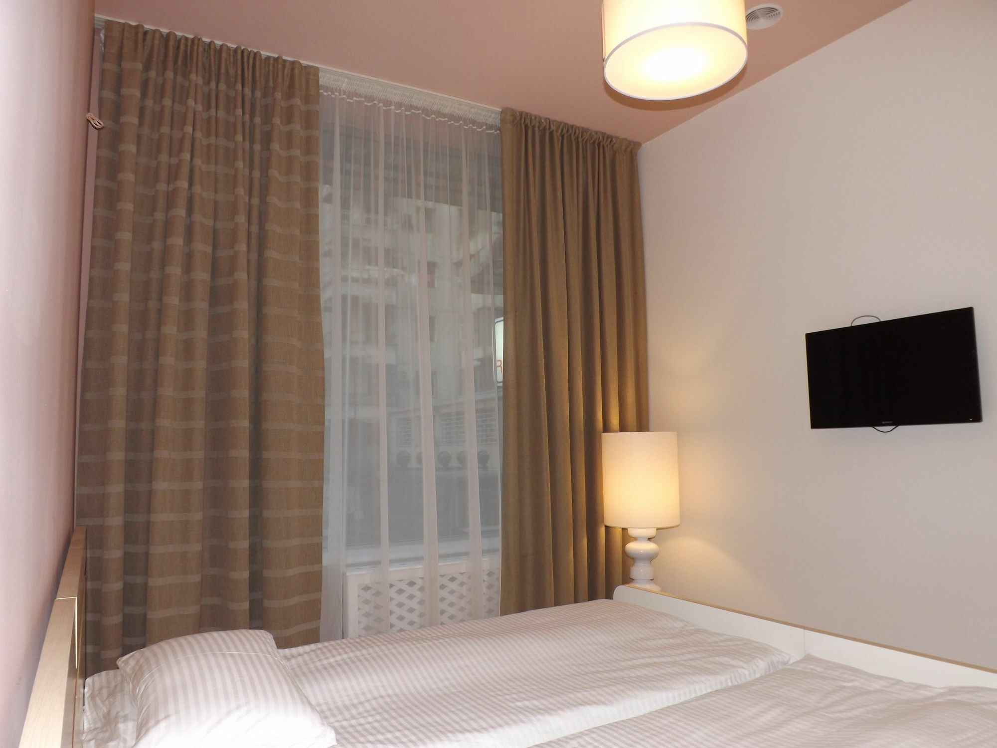 Holiday Hotel & Hostel Jerevan Eksteriør bilde
