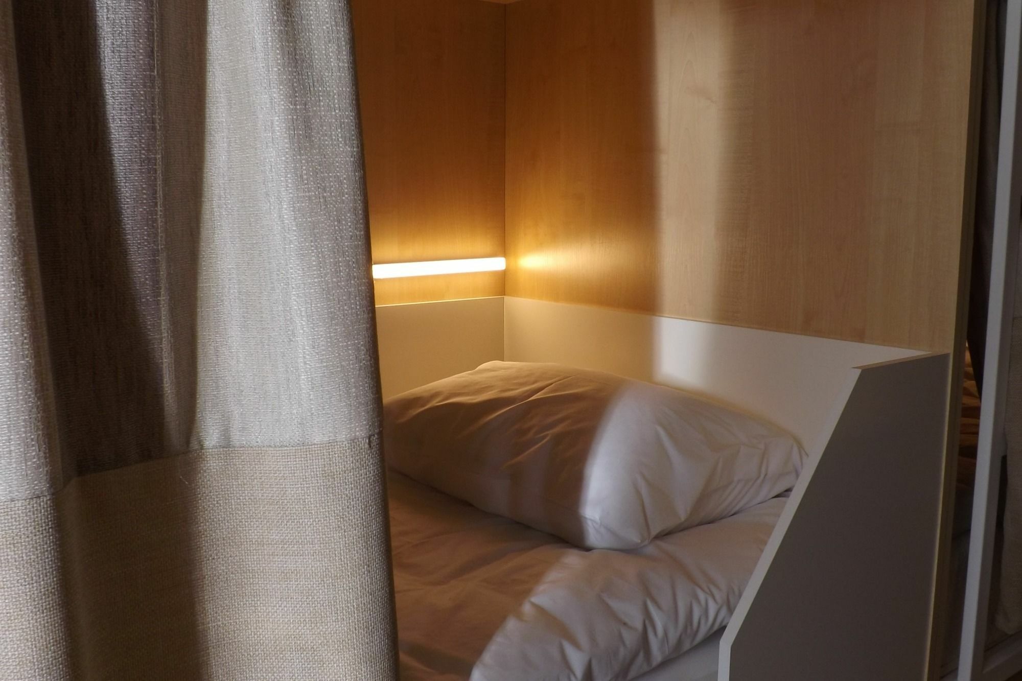 Holiday Hotel & Hostel Jerevan Eksteriør bilde